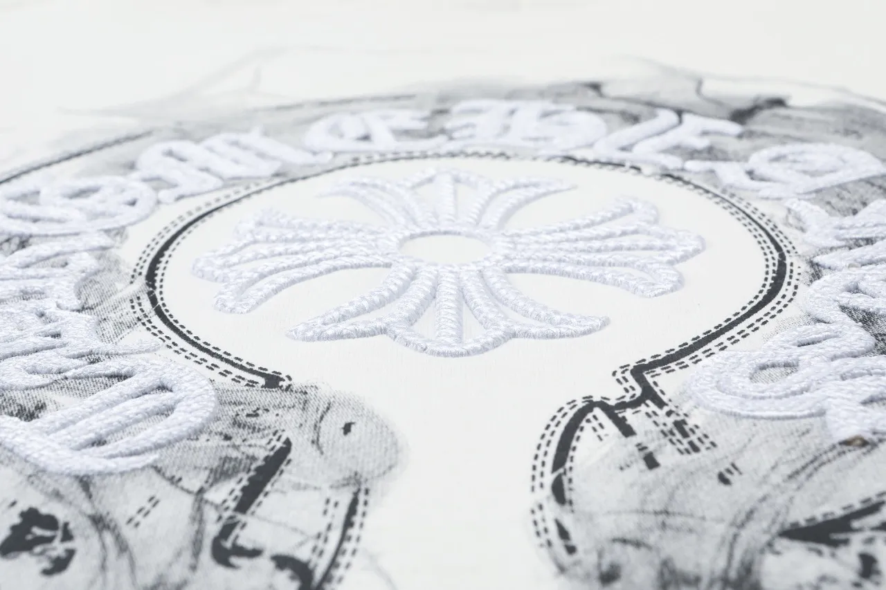 P270 Chrome Hearts American printed cross sweatshirt with Chrome Hearts Size: SMLXL Color: Black White